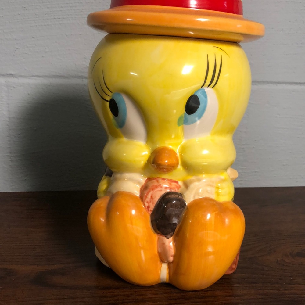 Looney Tunes Tweety cookie jar